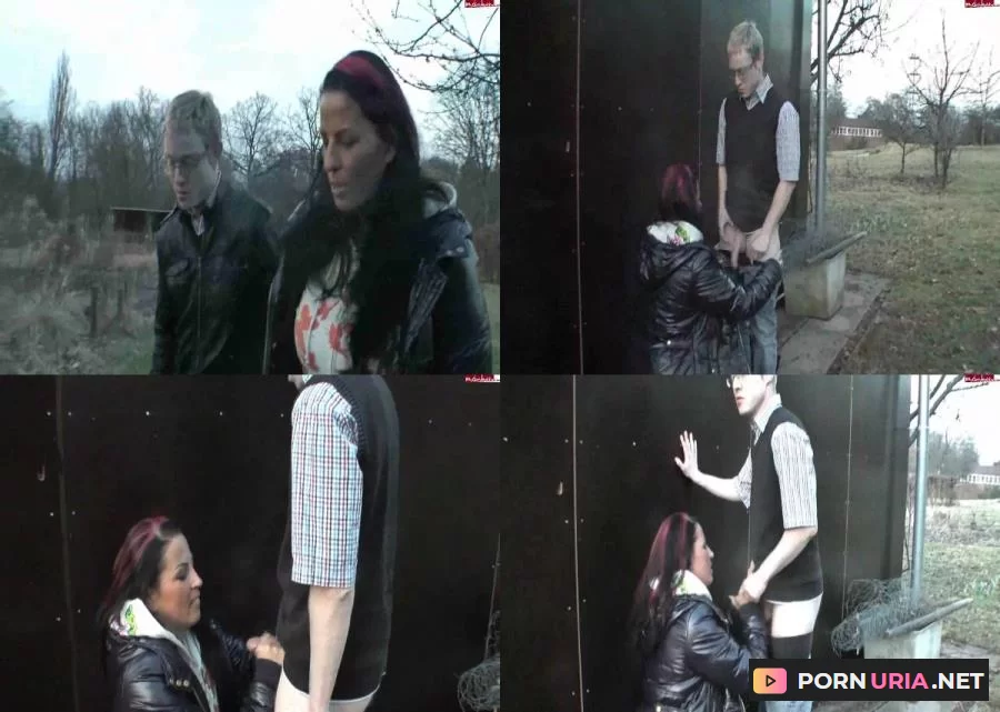 dirty-danni - Mitten im Park vollgewichst und stehen lassen [HD 720p] 37.3 MB